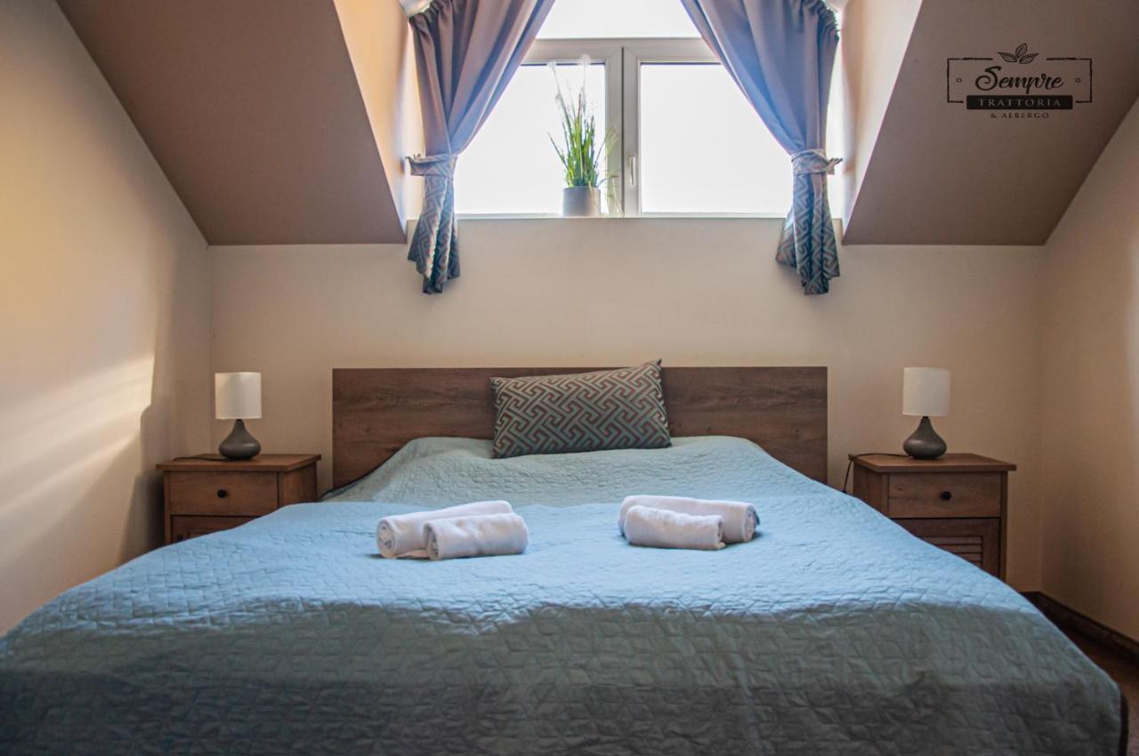 Sempre Etterem Es Panzio Bed & Breakfast
