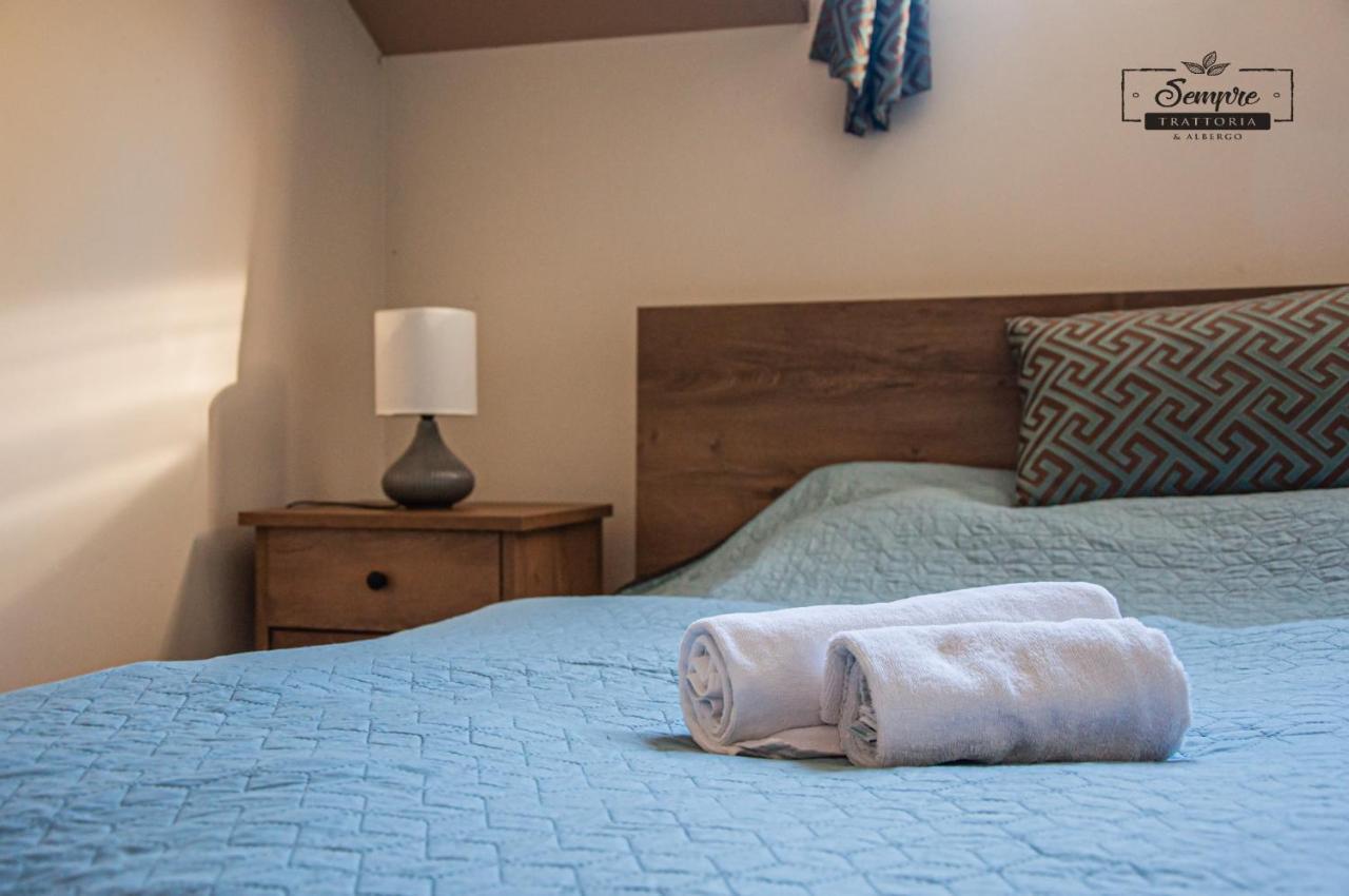 Sempre Etterem Es Panzio Bed & Breakfast *