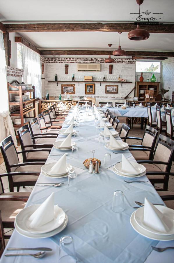 Bed & Breakfast Sempre Etterem Es Panzio